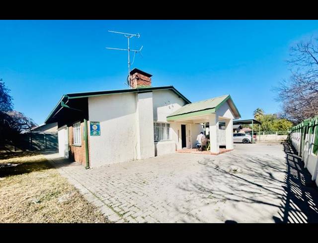 3 BEDROOM HOUSE FOR SALE IN VANDERBIJLPARK SW 1